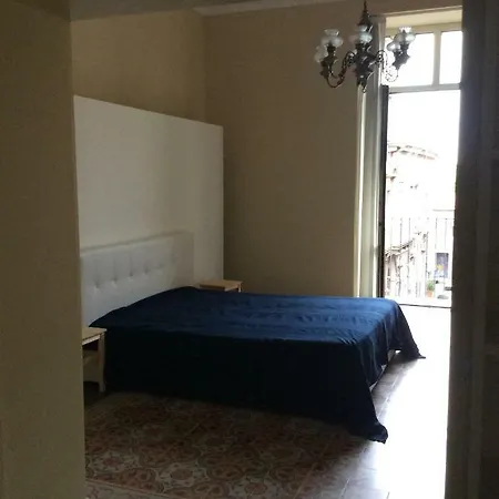 Con Terrazza In Centro Storico דירה *