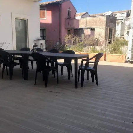 Con Terrazza In Centro Storico Катания