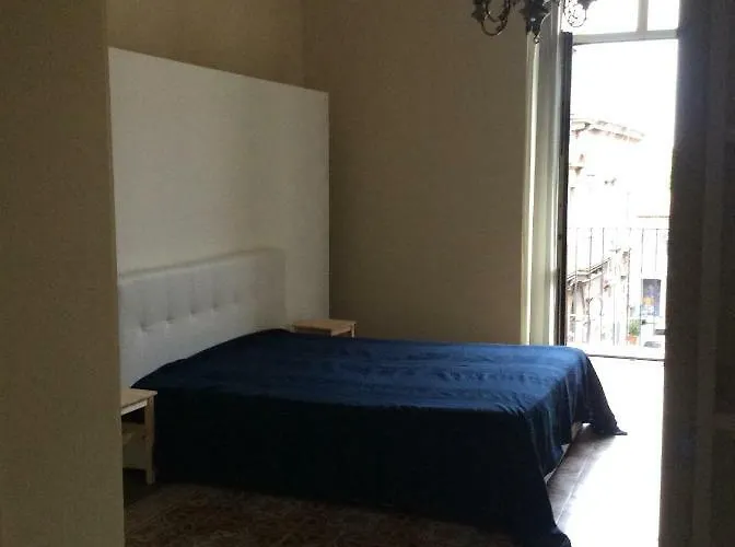 Con Terrazza In Centro Storico Апартаменты *