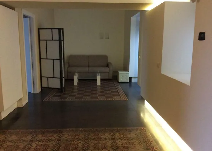 Con Terrazza In Centro Storico Катания