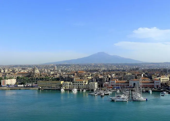 Con Terrazza In Centro Storico Катания