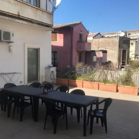 Con Terrazza In Centro Storico Catane