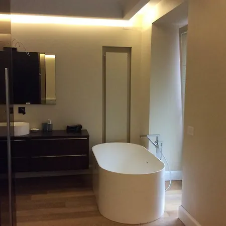 Con Terrazza In Centro Storico * Catania