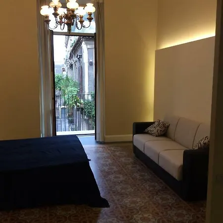 Con Terrazza In Centro Storico Catania